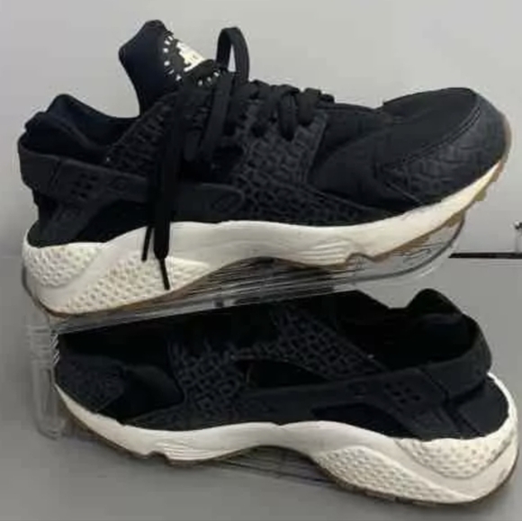 Nike Air Huarache Run Premium Women's Wolf Grey Black Sneakers Size 11 Used $237 - Picture 4 of 9